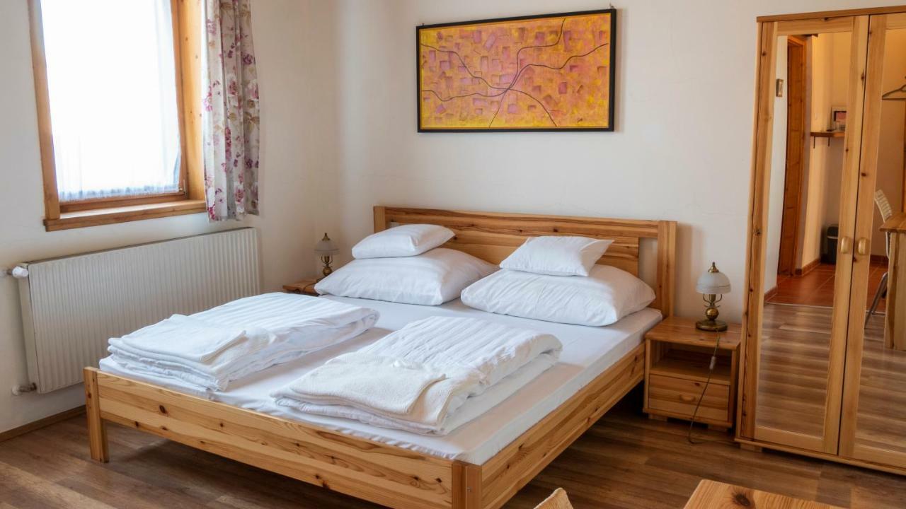 Ebner Pince - Panzio Bed and Breakfast Turbékpuszta Buitenkant foto