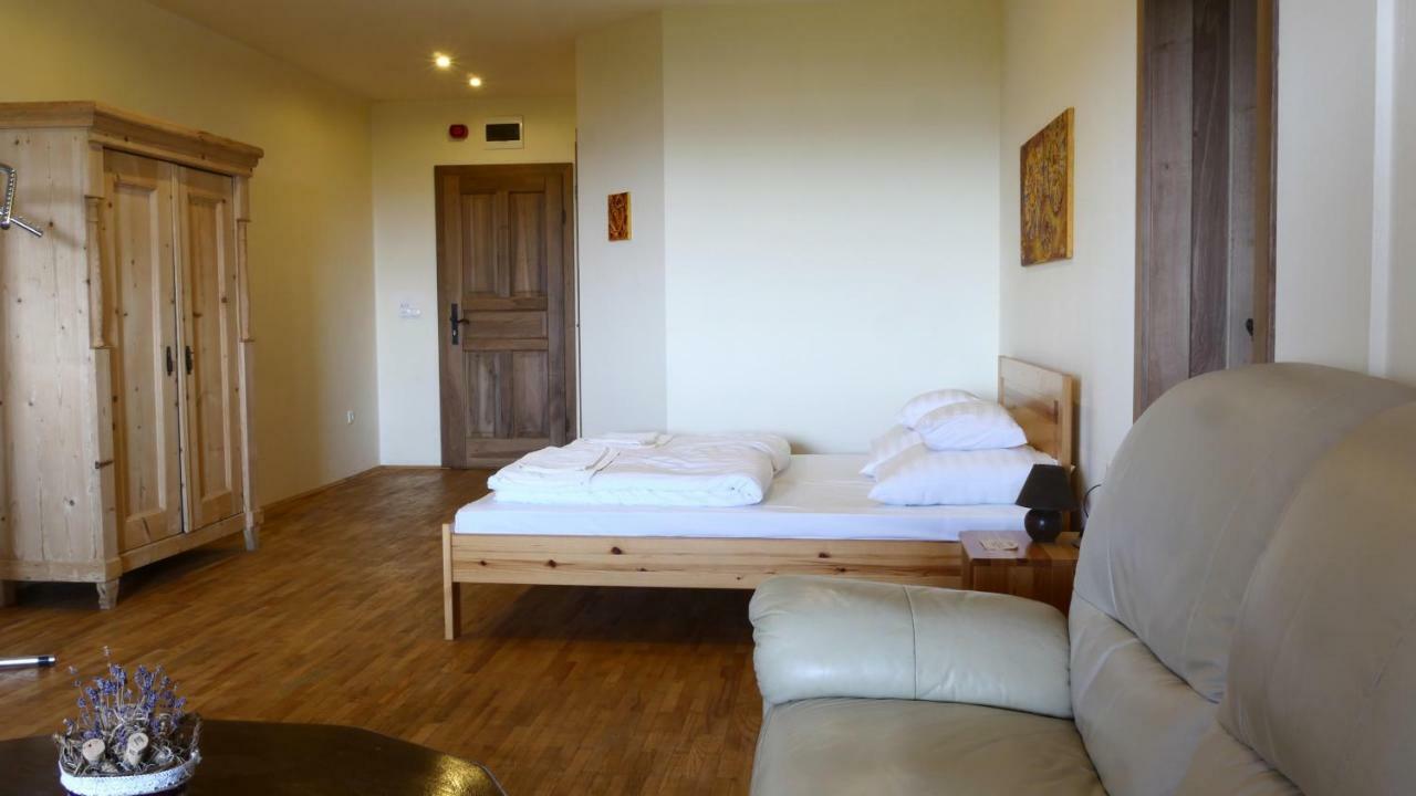 Ebner Pince - Panzio Bed and Breakfast Turbékpuszta Buitenkant foto