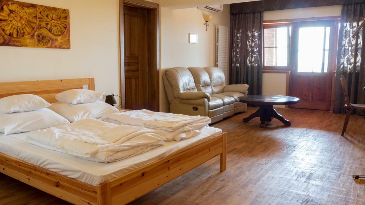 Ebner Pince - Panzio Bed and Breakfast Turbékpuszta Buitenkant foto